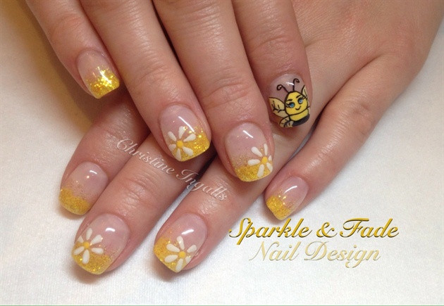 Bumble Bee Nail Art
 Cute Bumble Bee Nails Nail Art Gallery