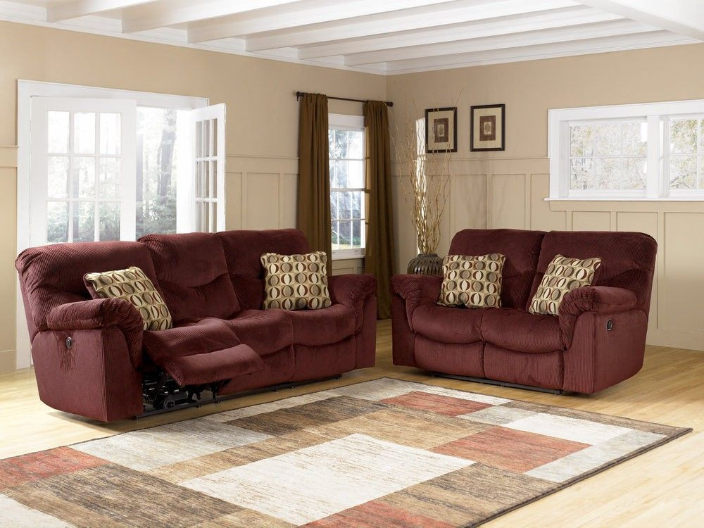 Burgundy Living Room Color Schemes
 living room colors with burgundy couch