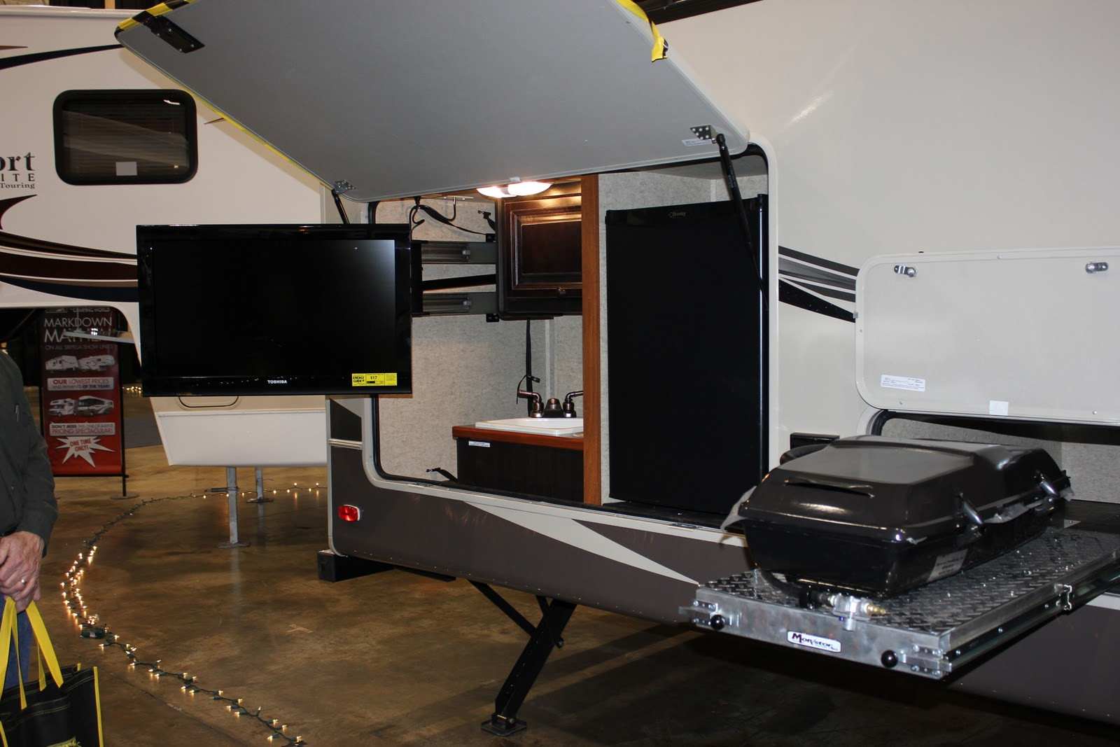 Camper With Outdoor Kitchen
 2012 Ohio RV Supershow Outdoor Kitchens Gr8LakesCamper