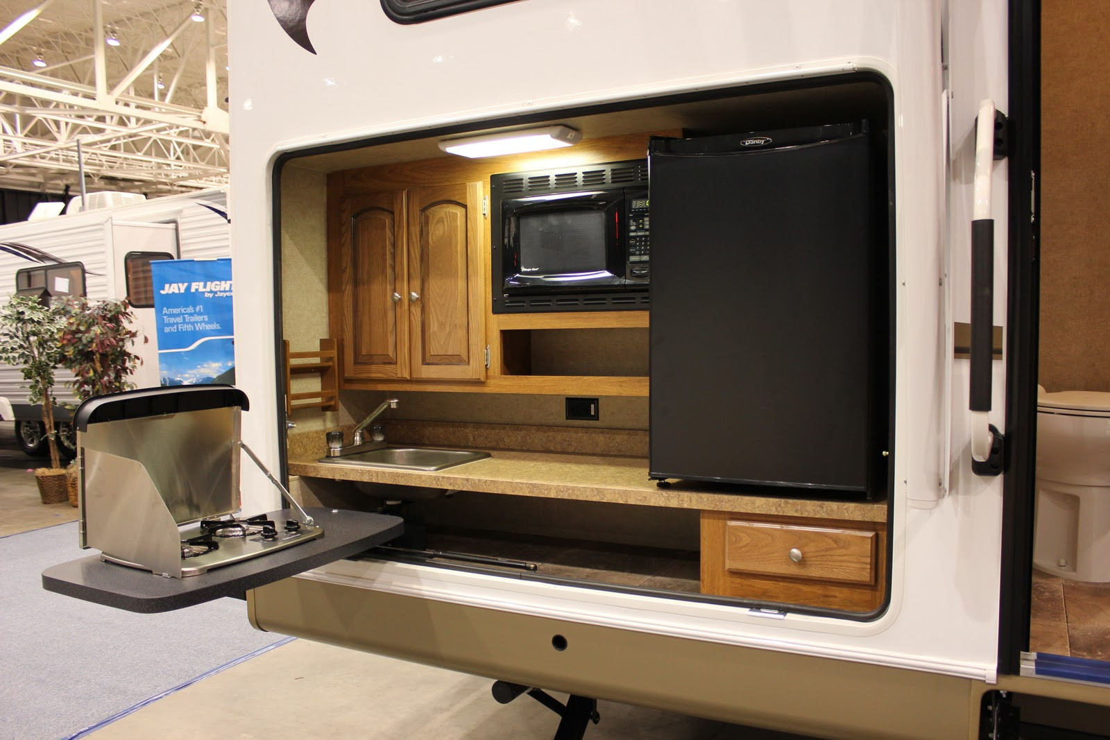 Camper With Outdoor Kitchen
 2012 Ohio RV Supershow Outdoor Kitchens Gr8LakesCamper