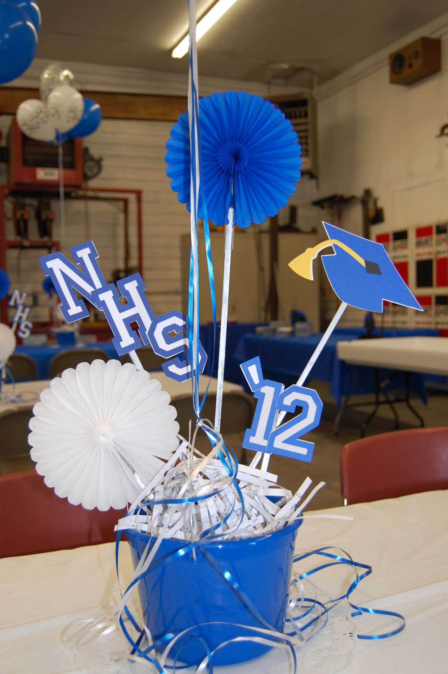 Centerpiece Ideas For Graduation Party
 Easy centerpieces Grad time will be here soon
