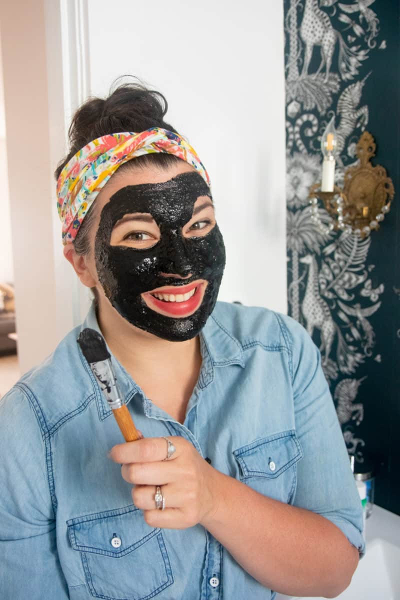Charcoal Face Mask DIY
 DIY Peel f Face Mask with Activated Charcoal
