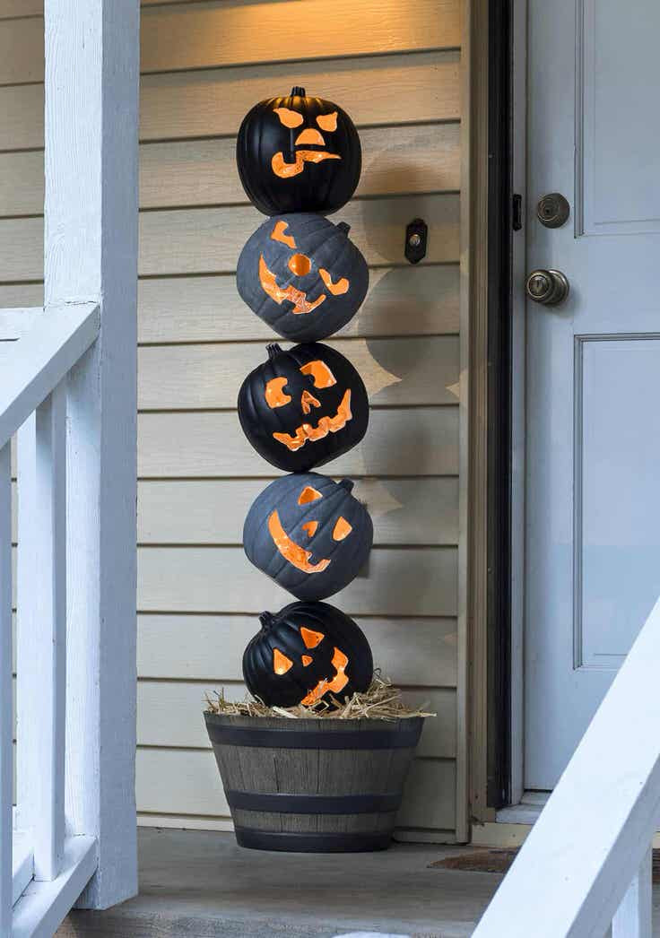 Cheap DIY Outdoor Halloween Decorations
 Front Porch & Outdoor Halloween Decorating Ideas • The