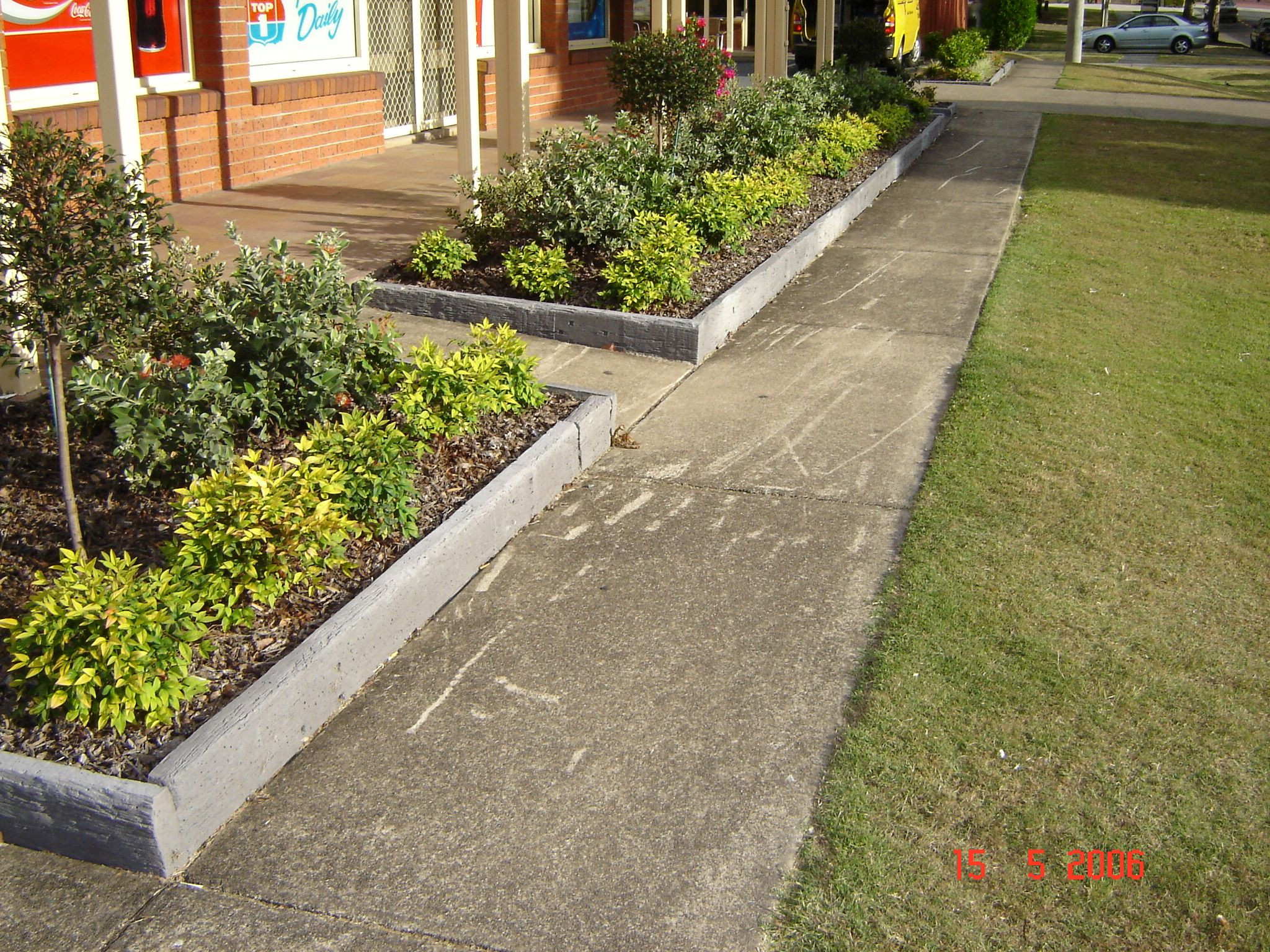 Cheap Landscape Edging
 Cheap Landscaping Ideas For Back Yard