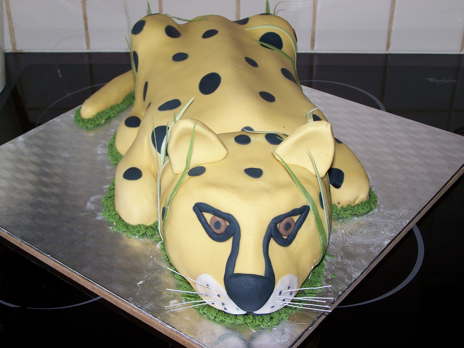 Cheetah Birthday Cake
 Cheetah Cakes – Decoration Ideas