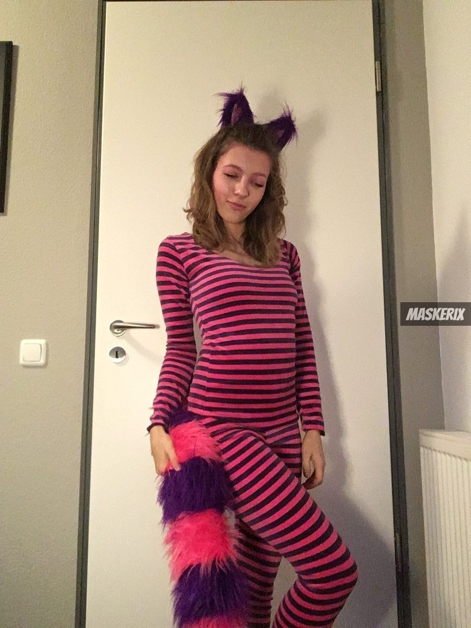 Cheshire Cat Costume DIY
 DIY Alice in Wonderland Cheshire Cat Halloween Costume