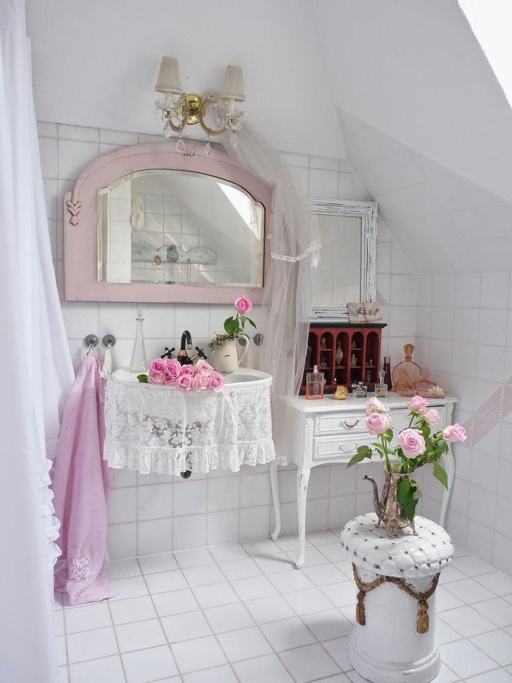 Chic Bathroom Decor
 28 Lovely And Inspiring Shabby Chic Bathroom Décor Ideas
