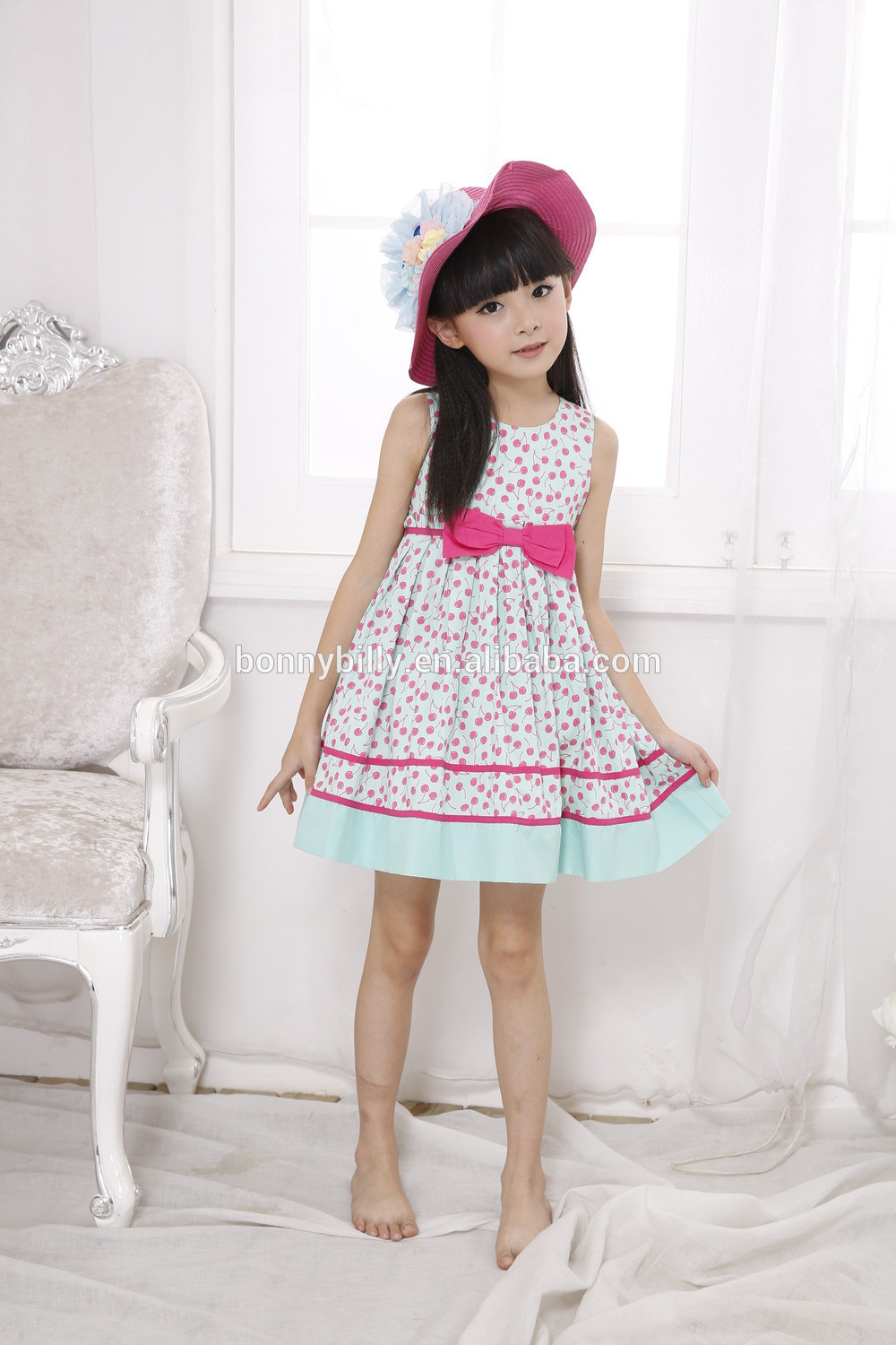 Children Fashion Model
 Beautiful Girl Round Neck Cherry Kids Fashion Model