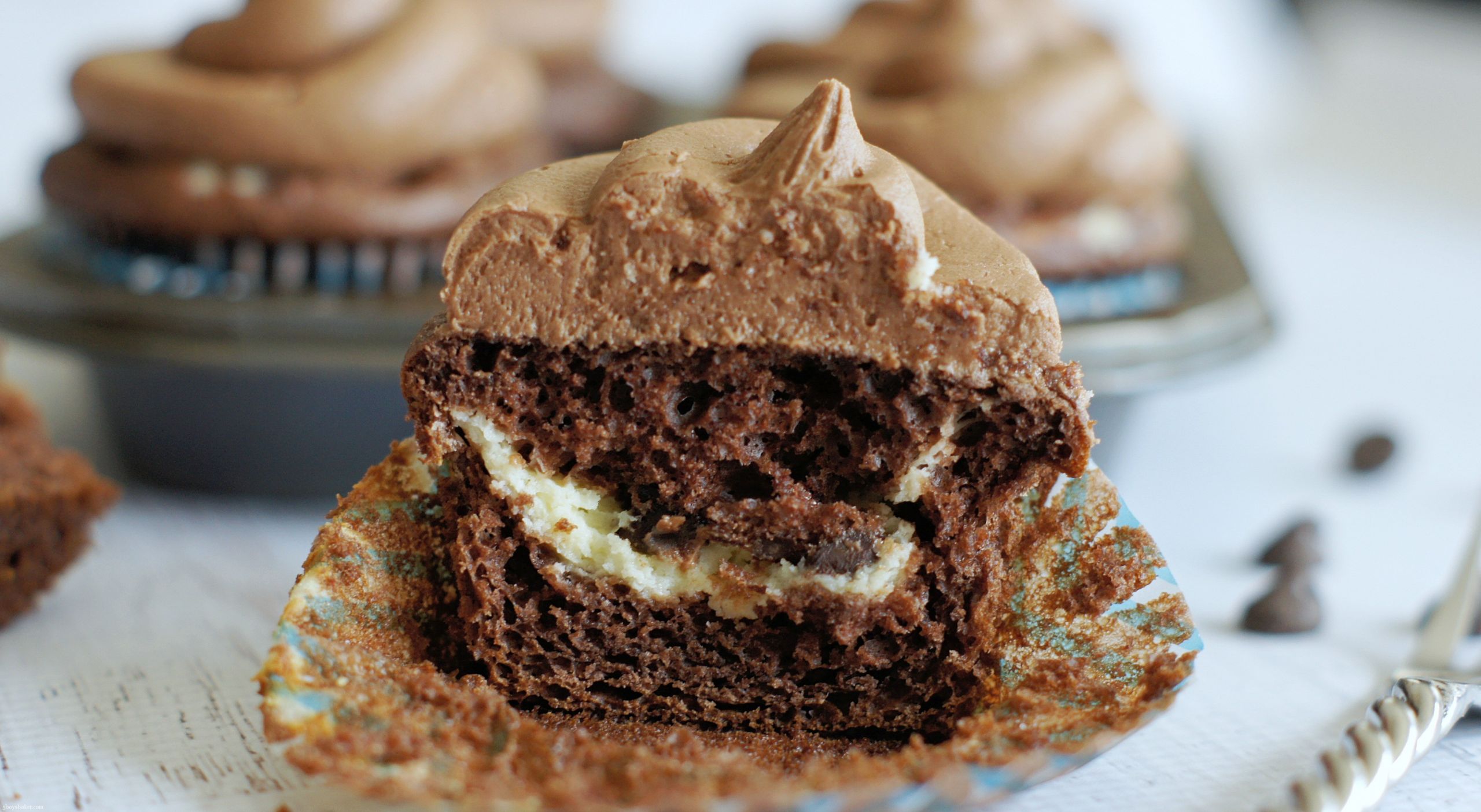 Chocolate Cupcakes With Cream Cheese Filling
 Chocolate Cream Cheese Filled Cupcakes – 5 Boys Baker