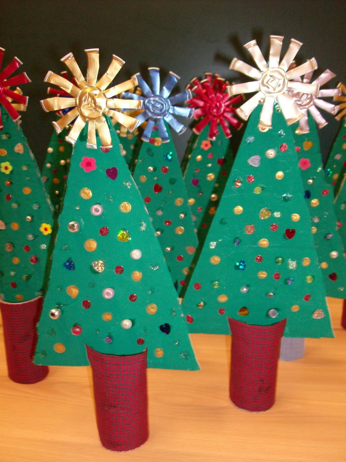 Christmas Craft Images
 Reuse Crafts Christmas Tree Cardboard Craft