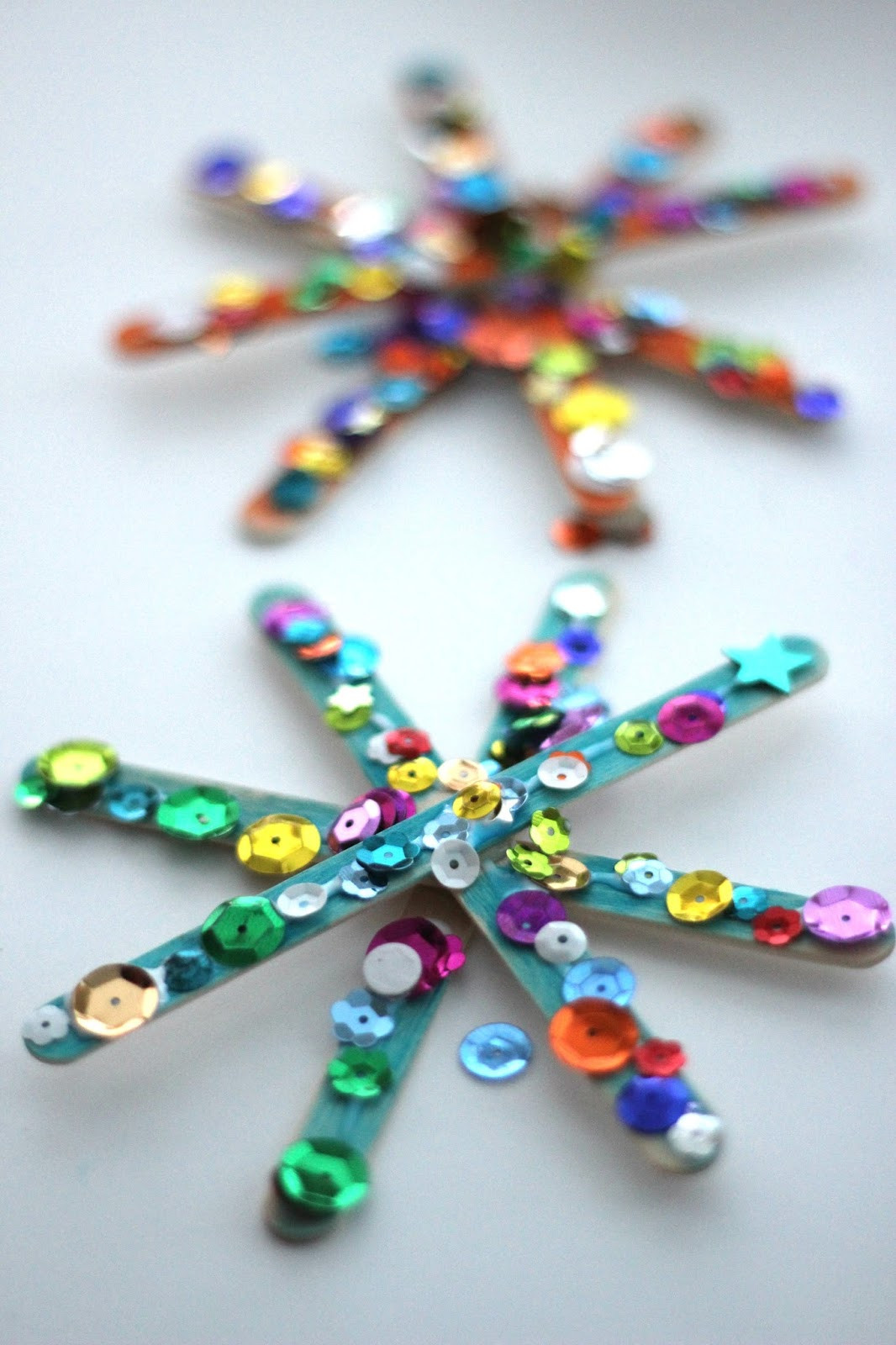 Christmas Crafts For Preschoolers On Pinterest
 Toddler Approved Sparkly Snowflake Craft for Kids