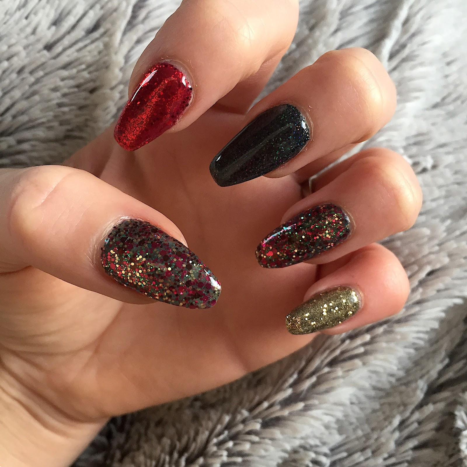 Christmas Glitter Nails
 NOTD Christmas Glitter Nails Jenna Suth