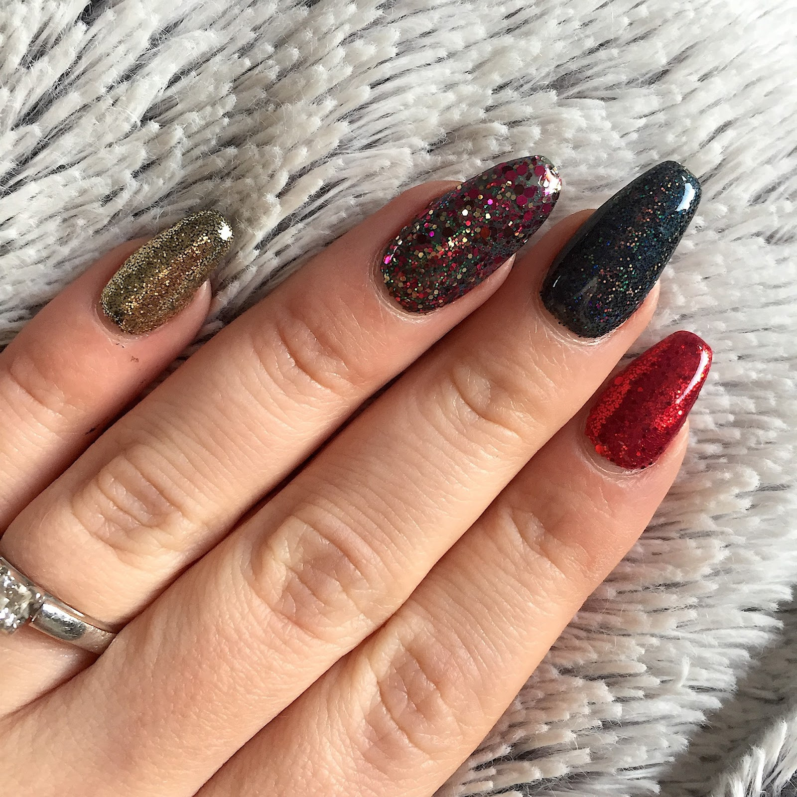 Christmas Glitter Nails
 NOTD Christmas Glitter Nails Jenna Suth