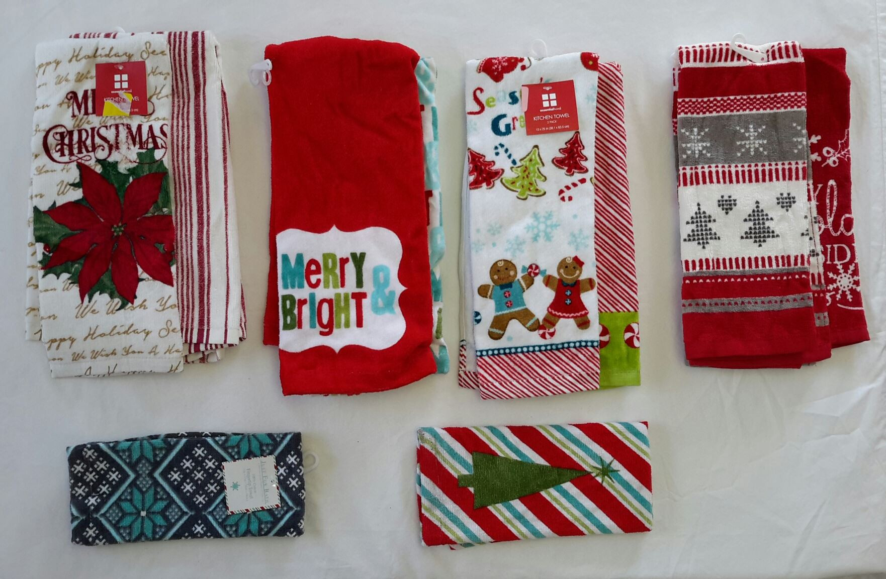 Christmas Kitchen Towels
 Wholesale Resale Lot of 22 Holiday Christmas Kitchen Bath