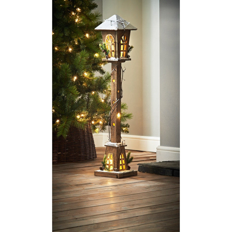 Christmas Lamp Post Decoration
 Light Up Wooden Lamp Post