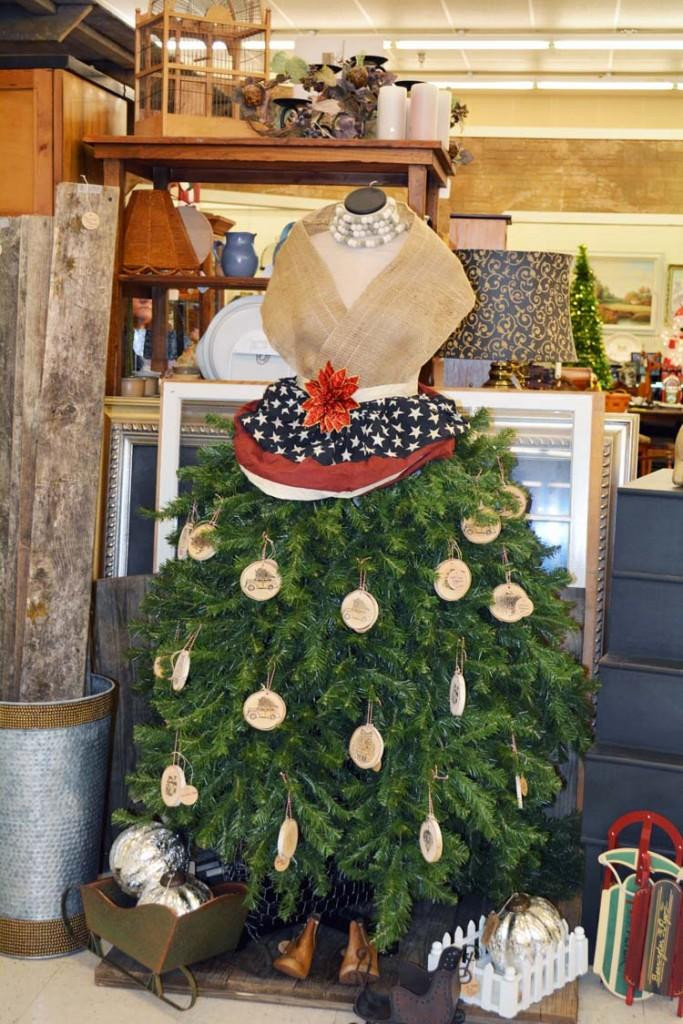 Christmas Tree Dress DIY
 DIY Mannequin Christmas Tree – 9 Dress Form Tutorials Free