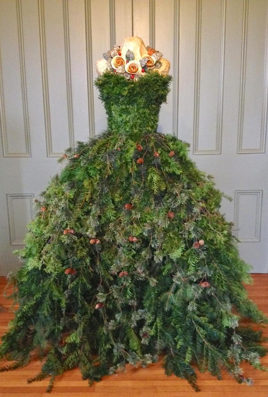 Christmas Tree Dress DIY
 DIY Mannequin Christmas Tree – 9 Dress Form Tutorials Free