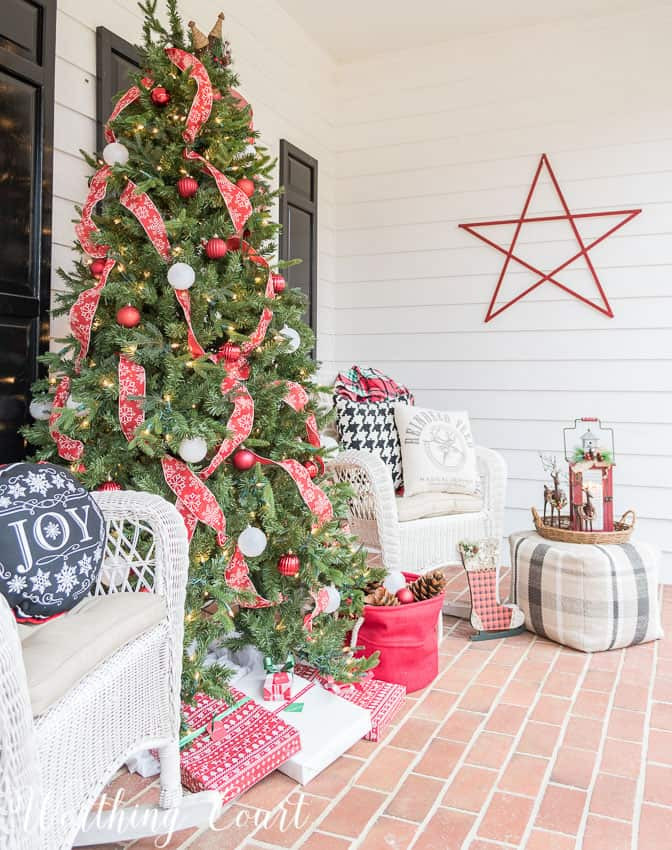 Christmas Trees For Porch
 5 Secrets For Creating A Cozy Christmas Porch Even When