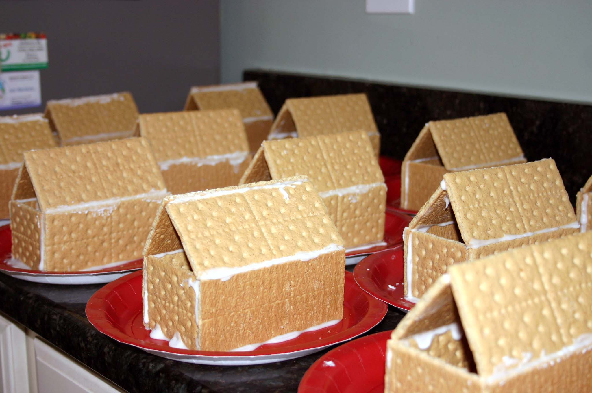 Class Holiday Party Ideas
 Gingerbread Houses at Christmas Classroom Party