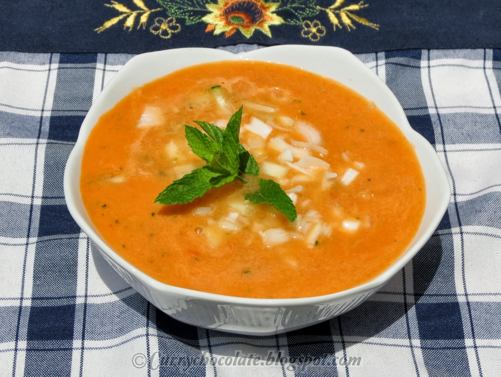 Cold Tomato Soup
 Cooking in English o intentándolo Andalusian cold