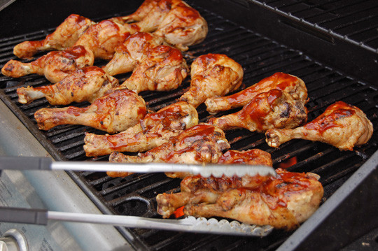 Cooking Chicken Thighs On The Grill
 The Secret of Barbecuing Chicken Legs on a Gas Grill Eat