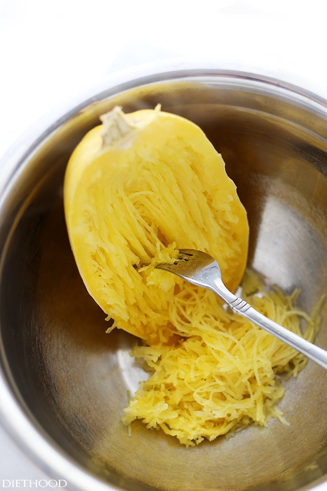 Cooking Spaghetti Squash In Microwave
 How to Cook Spaghetti Squash in the Microwave