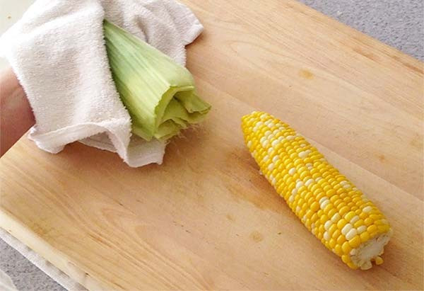 Corn On Cob In Microwave
 Easiest Way to Microwave Corn on the Cob