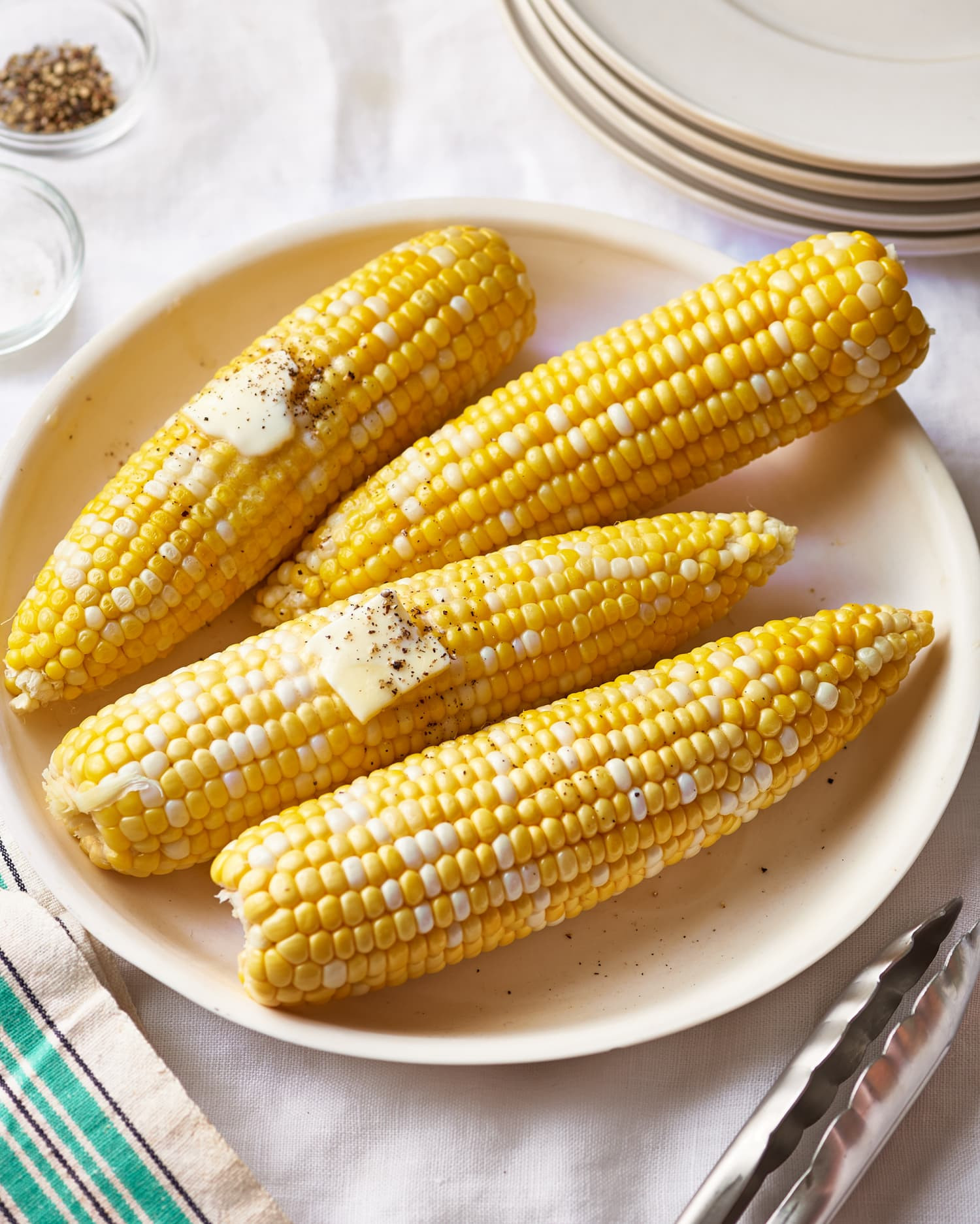 Corn On Cob In Microwave
 How To Cook Corn on the Cob in the Microwave