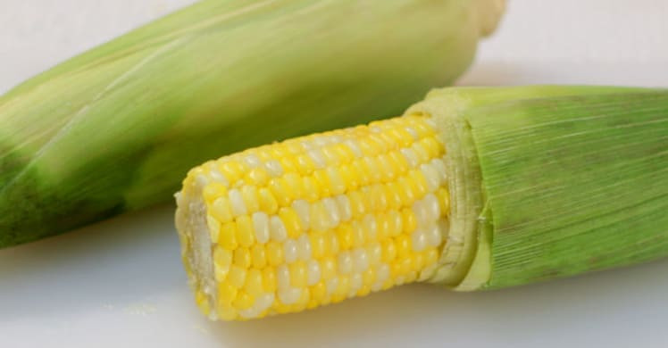 Corn On The Cob In Microwave
 The No Shuck No Boil Way to Cook Perfect Corn on the Cob