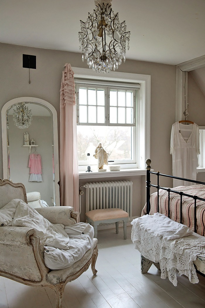 Country Bedroom Colors
 Mastering Your French Country Decorating in 10 Steps