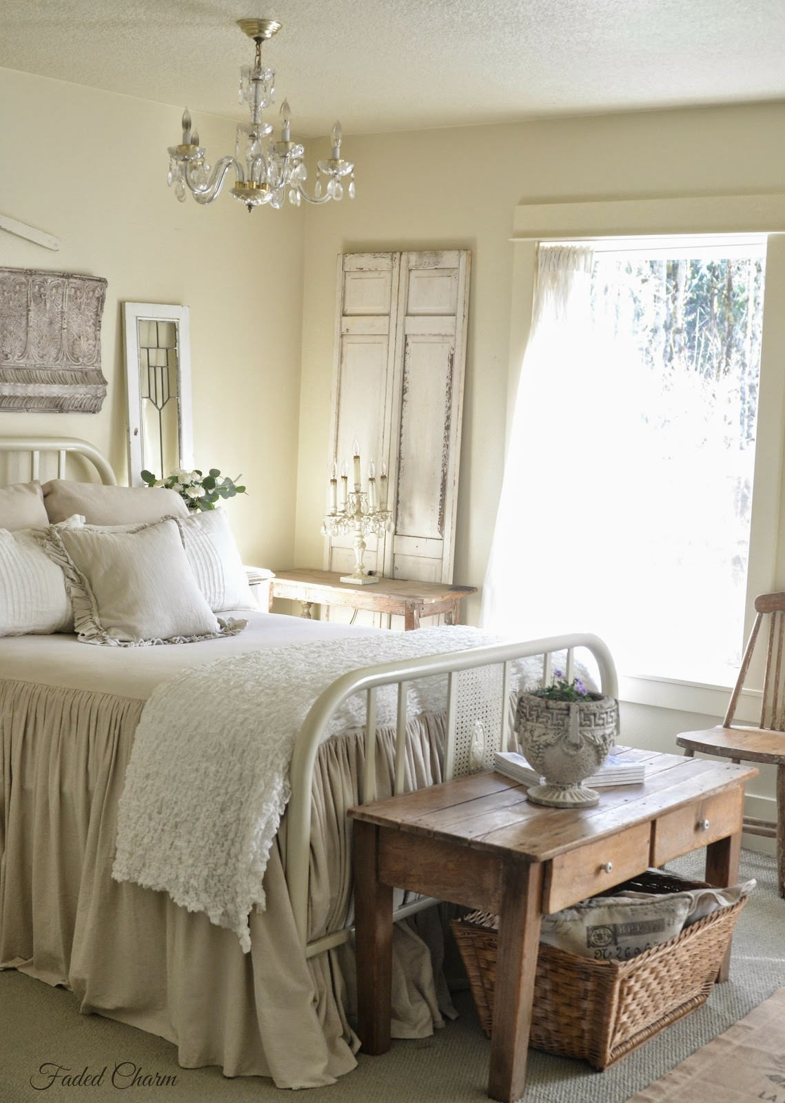 Country Bedroom Colors
 20 beautiful guest bedroom ideas My Mommy Style