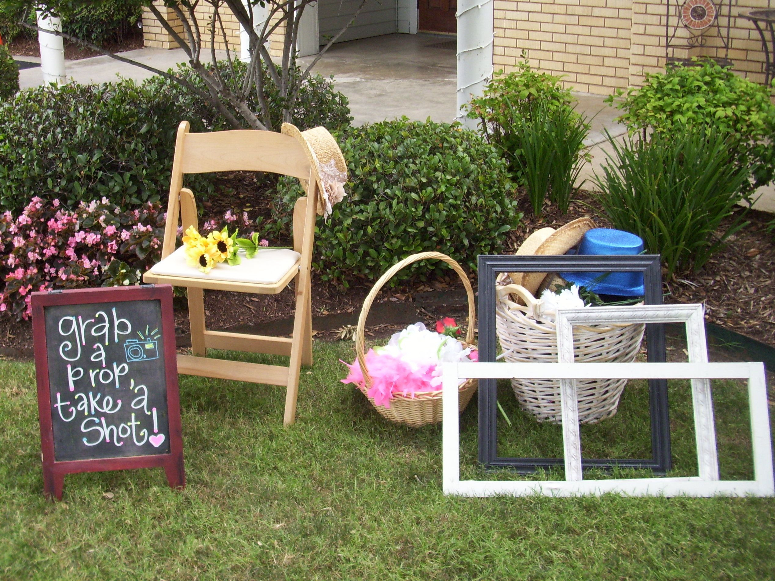 Country Chic Graduation Party Ideas
 Country Chic outdoor diy photobooth