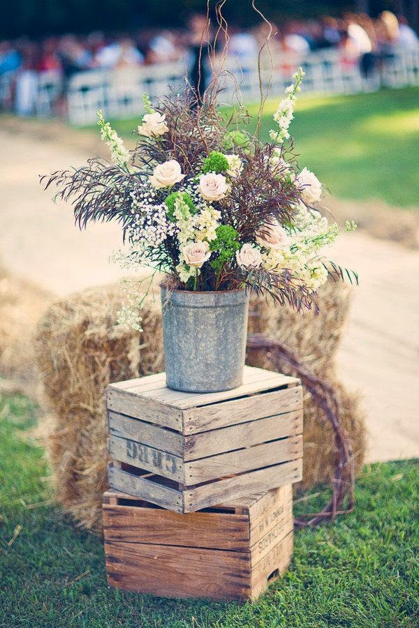 Country Wedding Decor
 20 Great Ideas To Use Wooden Crates At Rustic Weddings