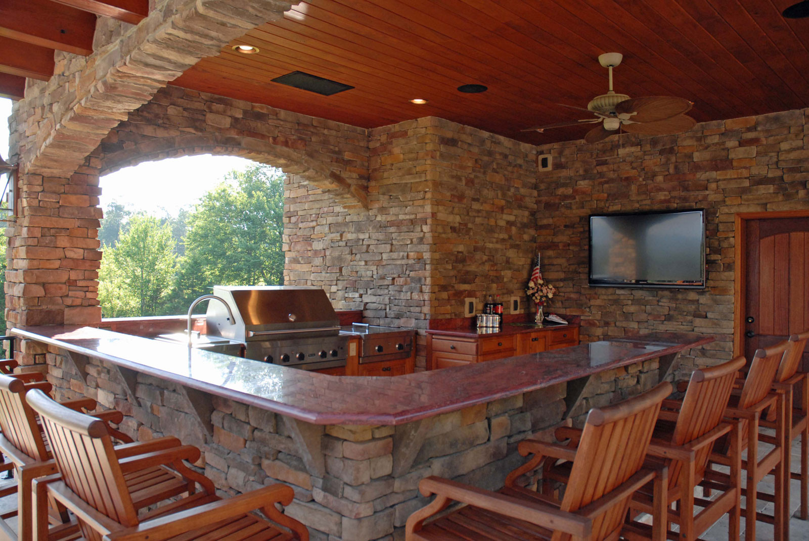 Covered Outdoor Kitchen Plans
 Outdoor Kitchen Designs with Uncovered and Covered Style