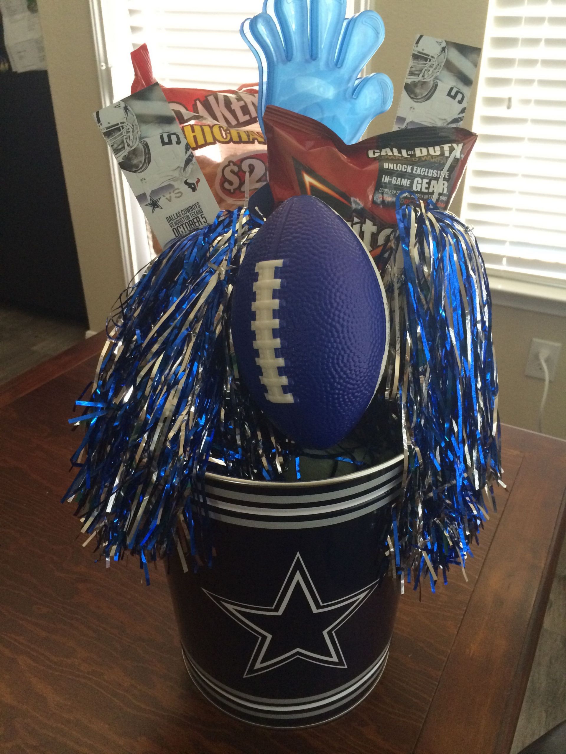 Cowboys Fan Gift Ideas
 Dallas Cowboys Football t basket I made for my