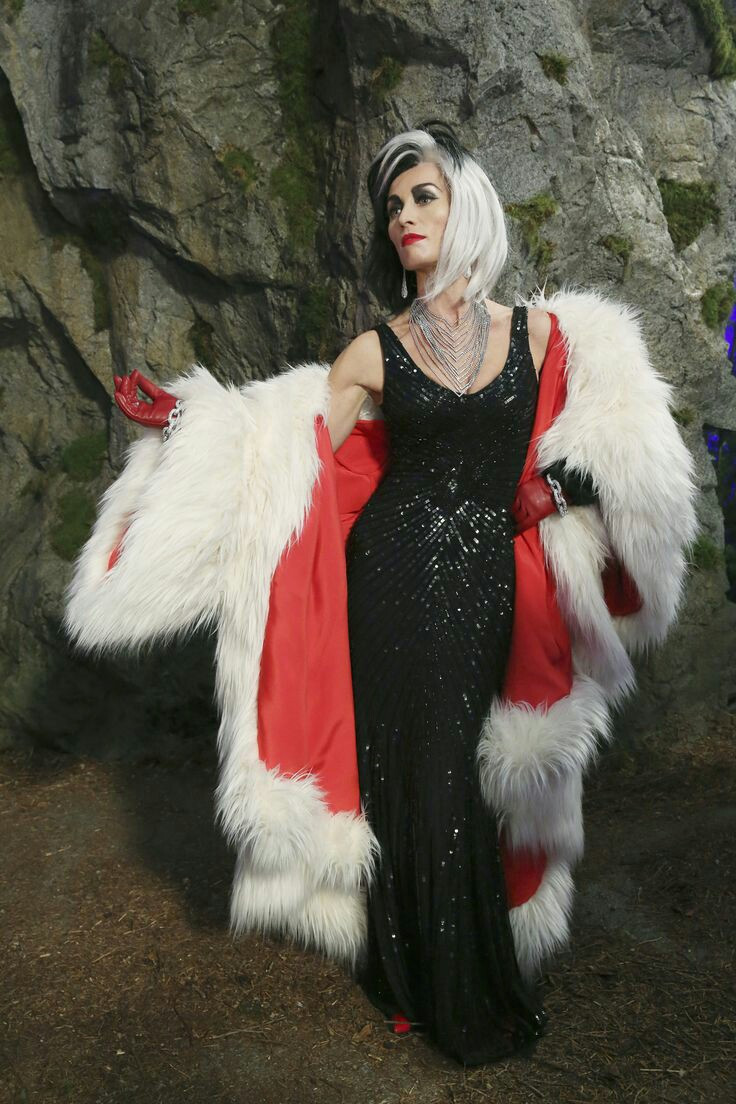 Cruella Deville Costume DIY
 muaahmuxo Diy easy cruella deville Halloween costume