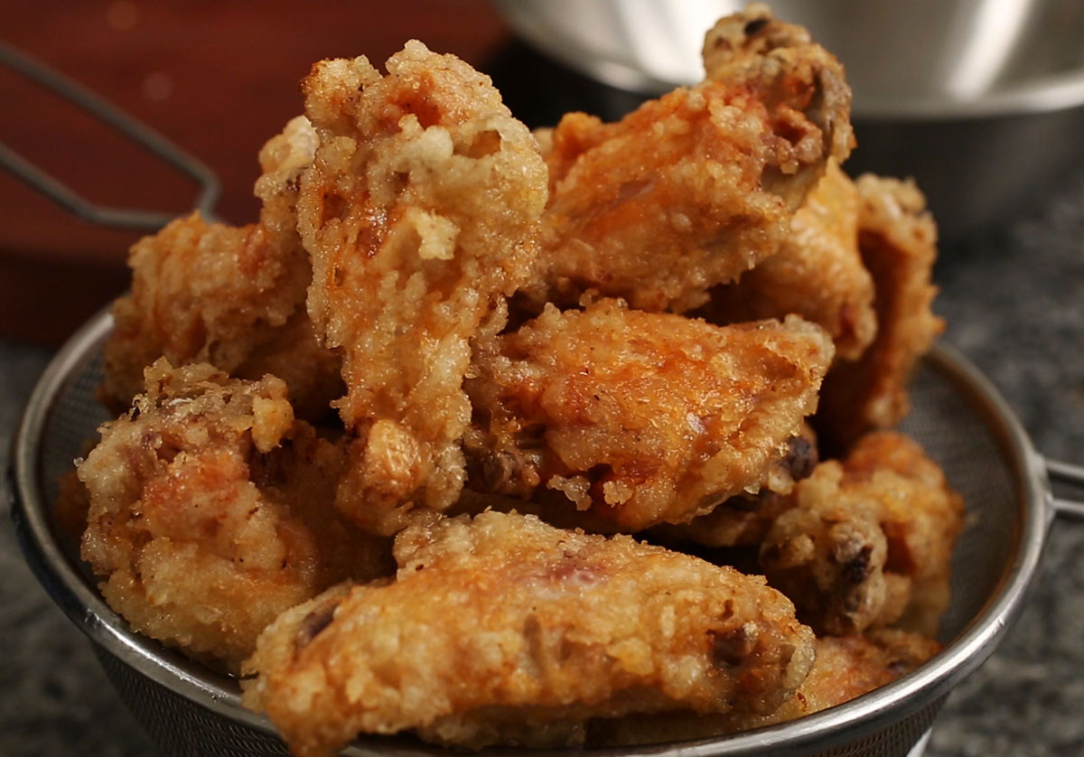 Crunchy Deep Fried Chicken Wings