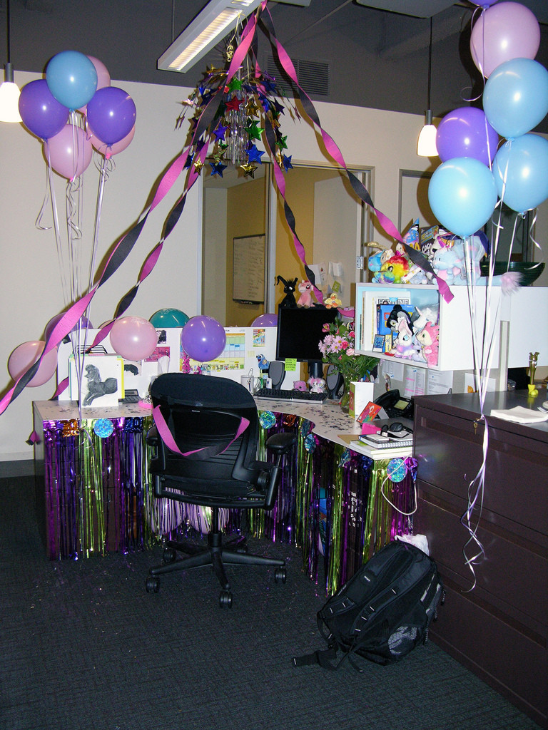 Cubicle Birthday Decorations
 Decorations Enchanting Cubicle Decorating Ideas For Your