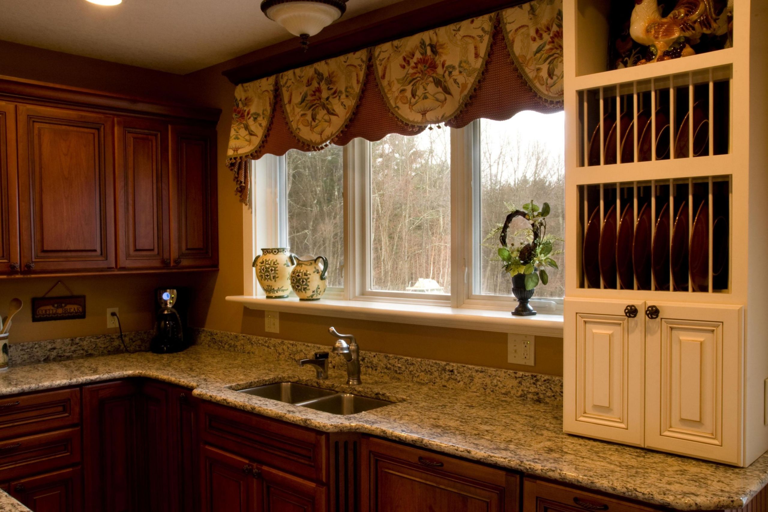 Curtain Kitchen Window
 Window Treatments For Kitchen Ideas