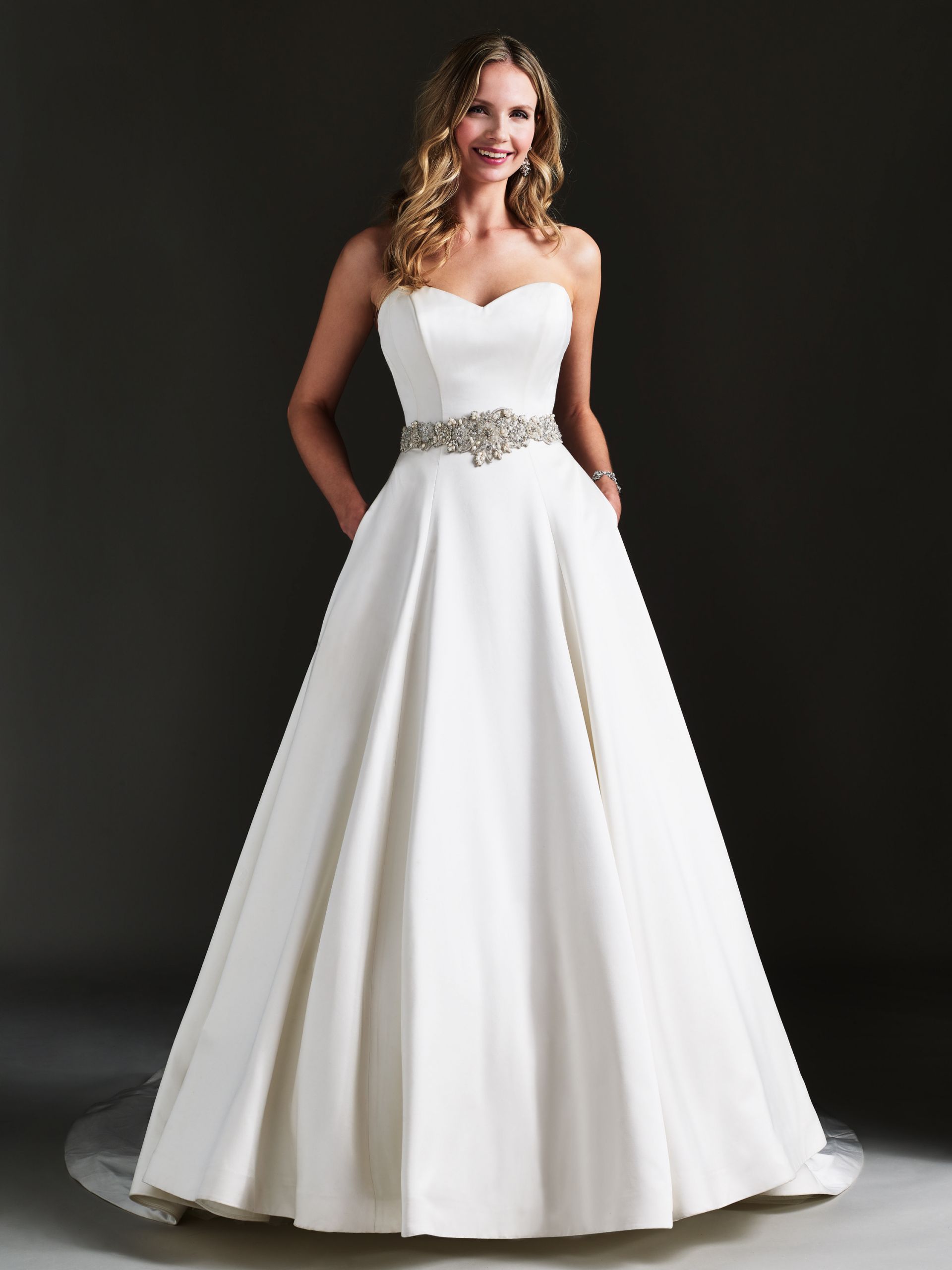 Custom Wedding Dress
 Carolines tips on finding your dream designer wedding