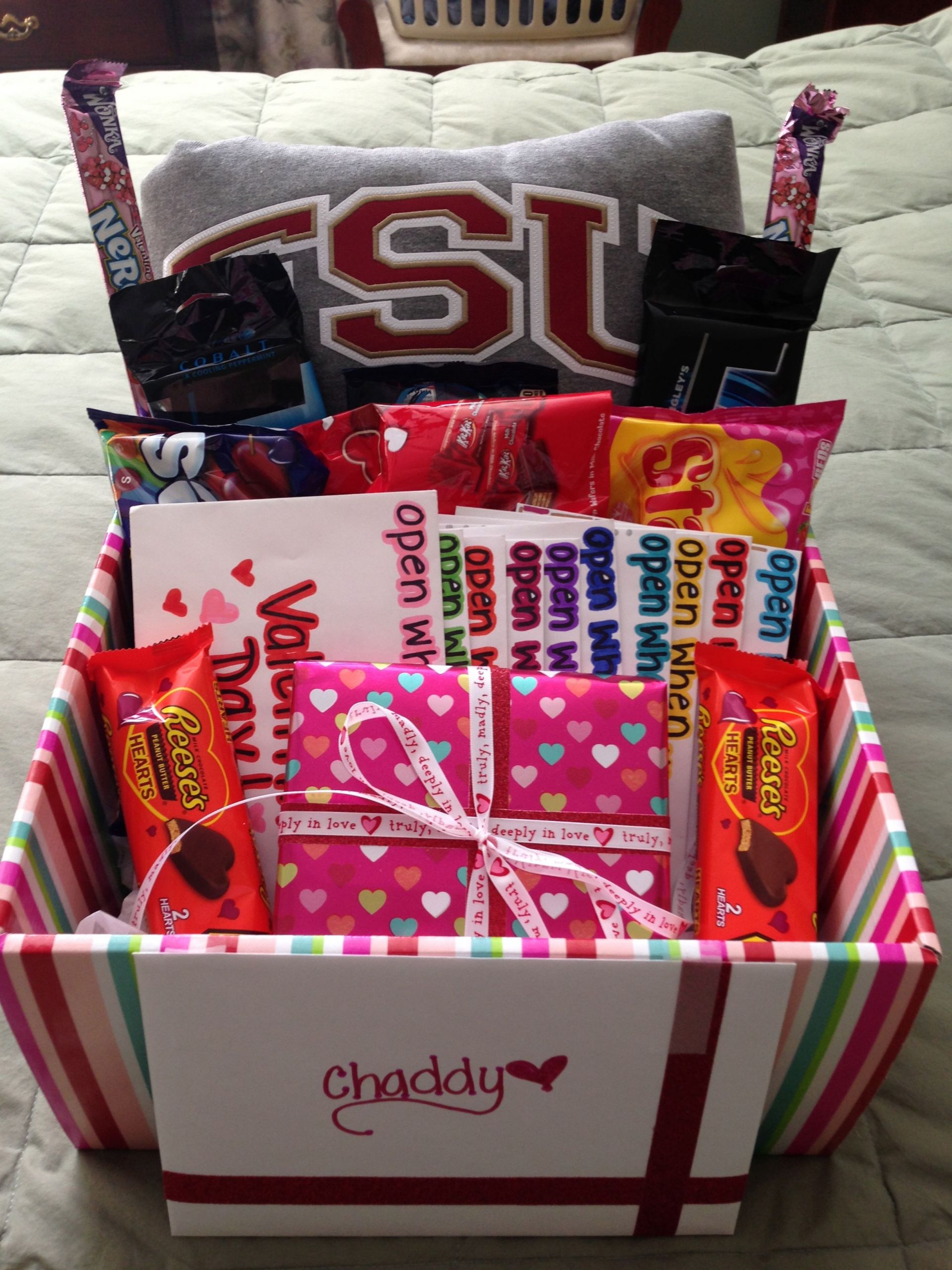 Cute Valentine Gift Ideas For Boyfriend
 valentines day t for him valentines day t basket