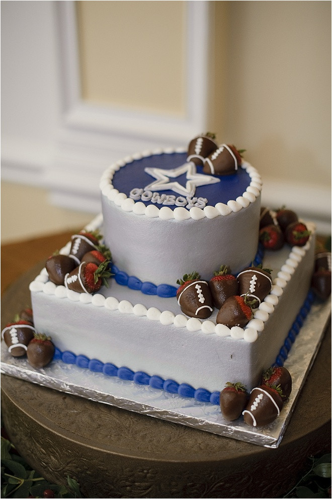 Dallas Cowboy Birthday Cake
 Dallas Cowboys Wedding Cake