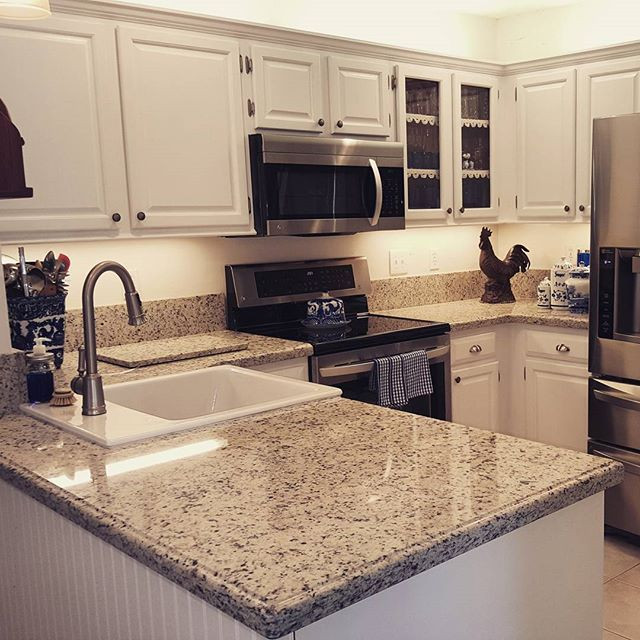 Dallas White Granite Kitchen
 Beautiful kitchen with Dallas white granite counter tops