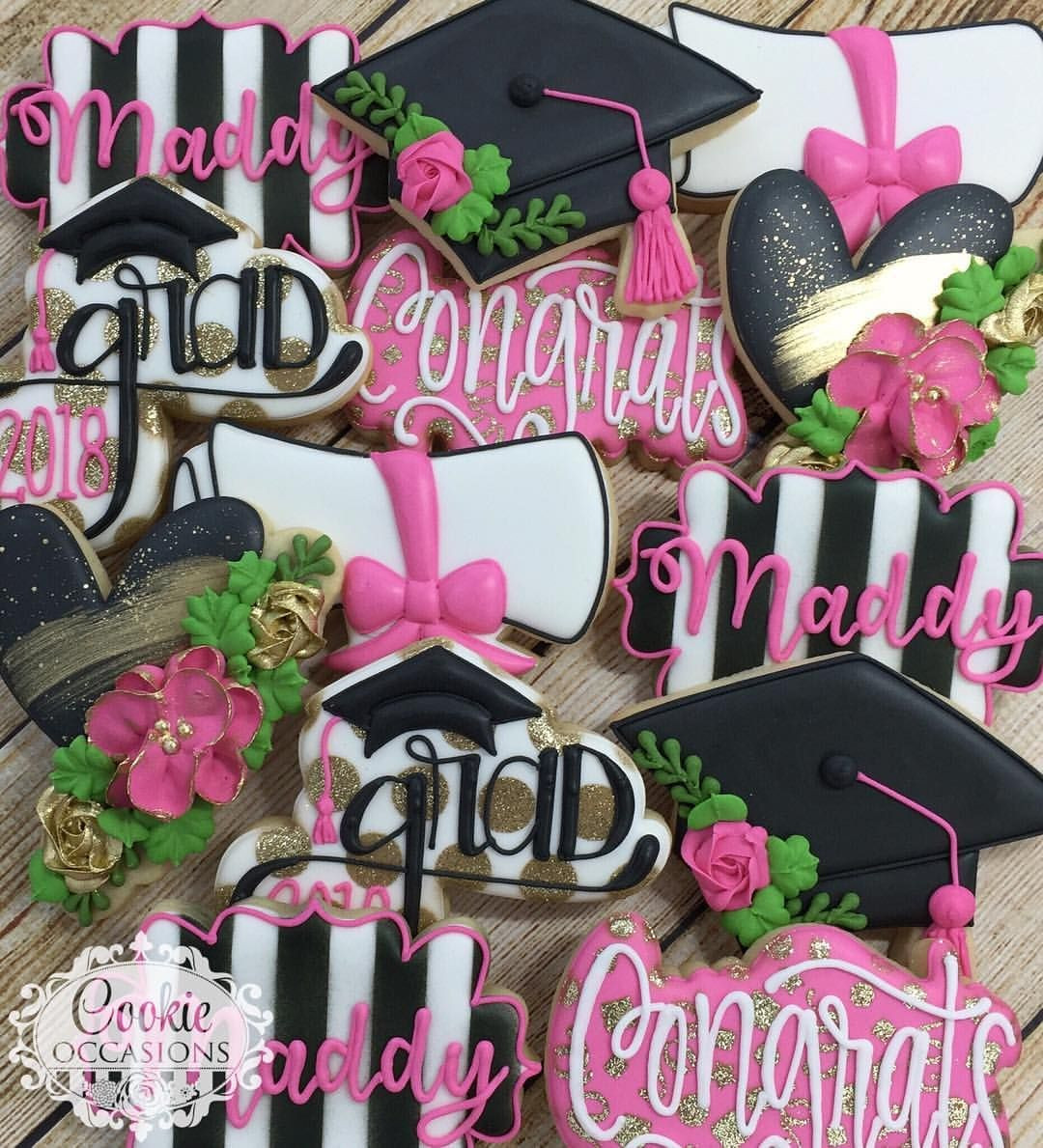 December College Graduation Party Ideas
 Kate ♠️ Inspired Graduation Set sugarcookies