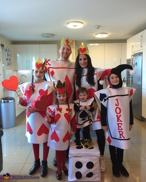 Deck Of Cards Halloween Costumes
 Deck of Cards Family Costume