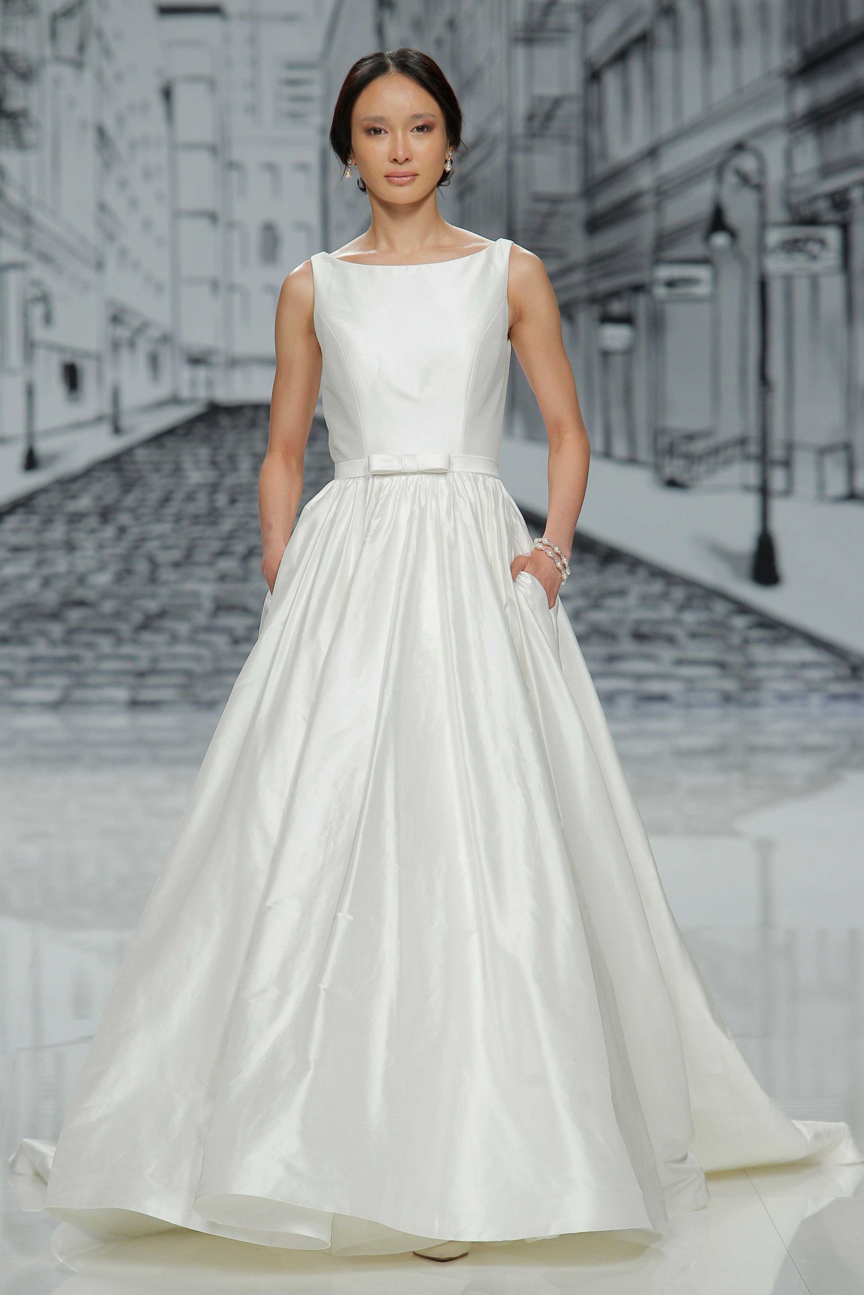Designer Wedding Gowns
 Simple Wedding Dresses Classic Designer Bridal Gown