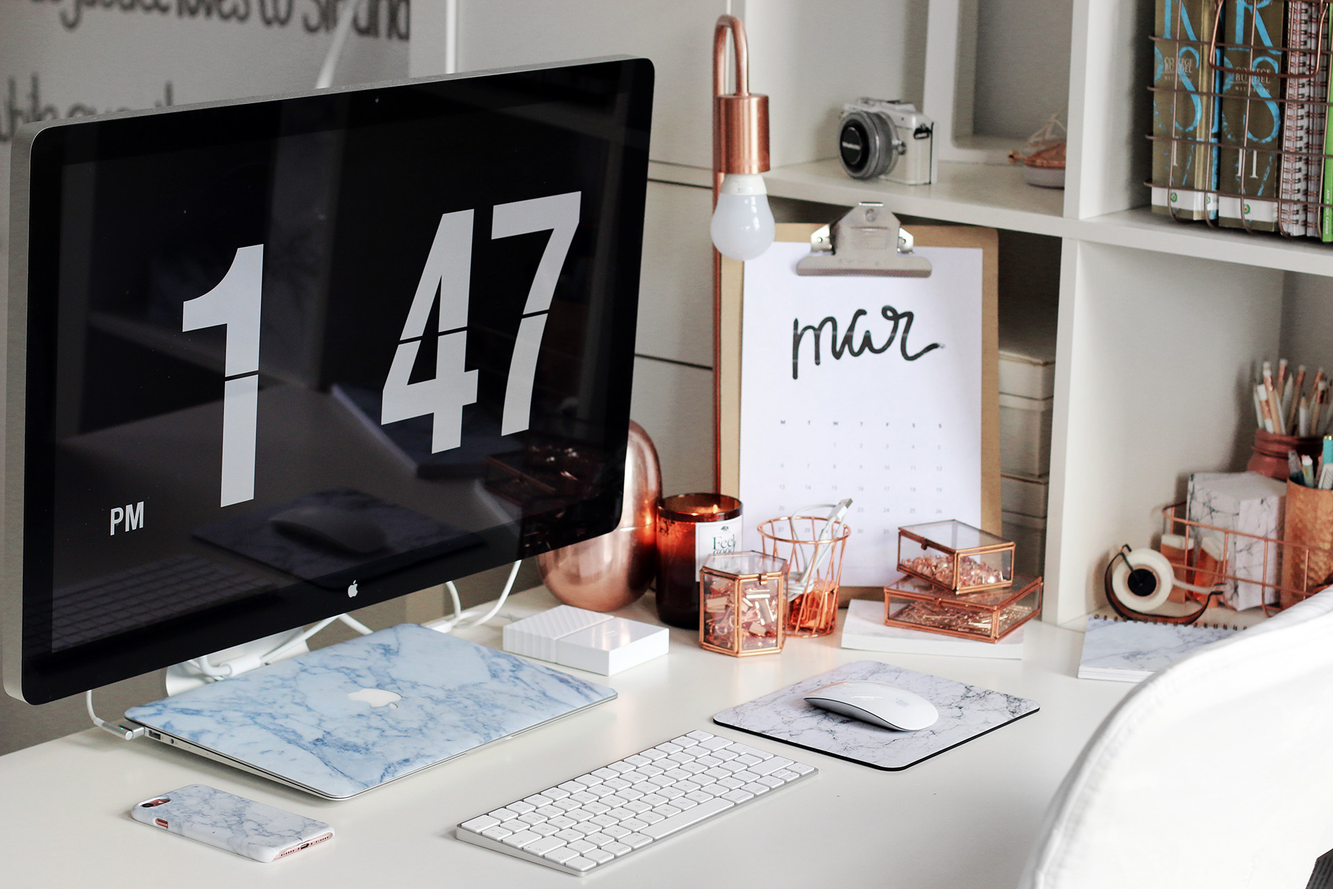 Desk Decor DIY
 DIY Pinterest Desk Decor & Organization Tips Giveaway