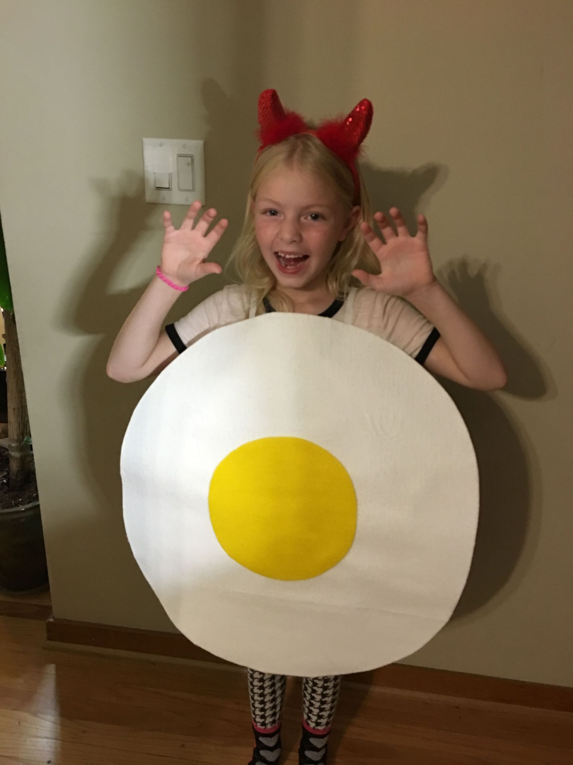 Deviled Egg Costume DIY
 Deviled egg costume diy