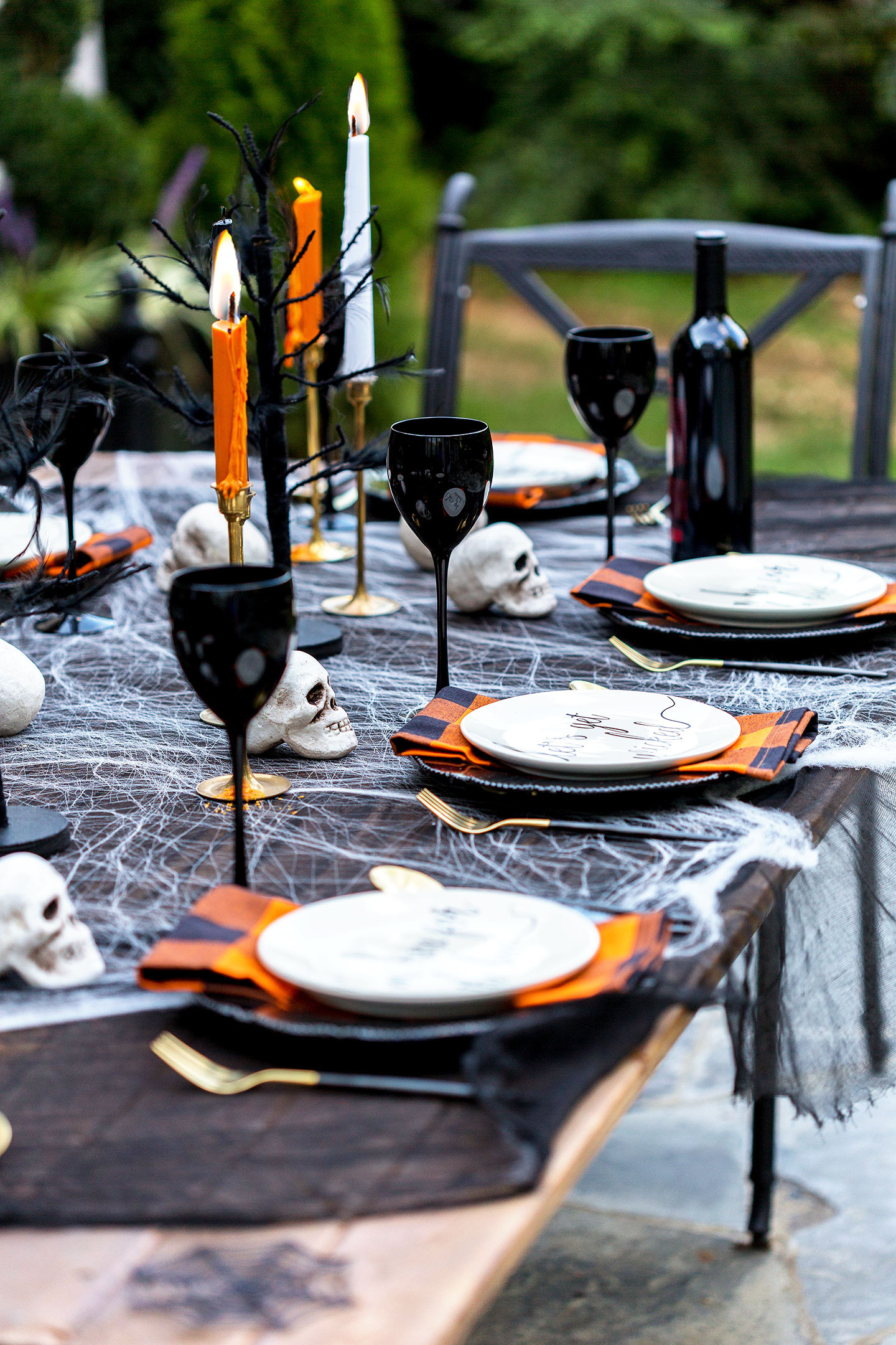 Dinner Ideas For Halloween Party
 Adult Halloween Party Decorations & Halloween Menu Ideas