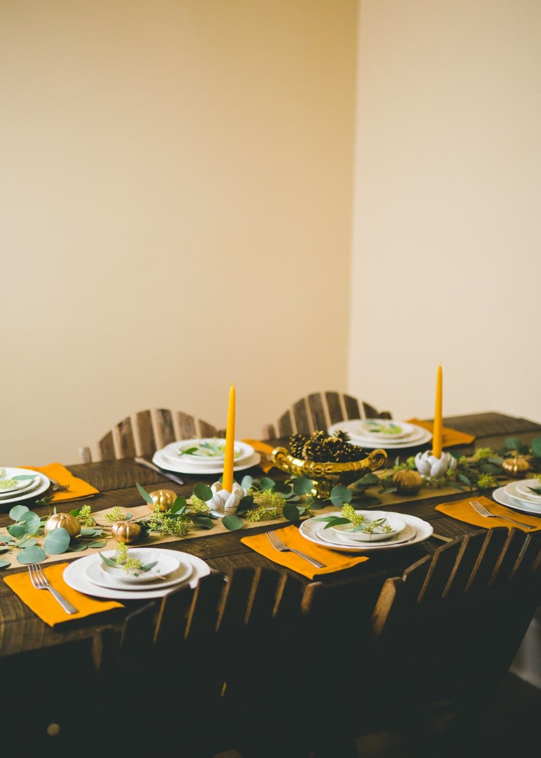 Dinner Party Decorating Ideas On A Budget
 Here’s How to Set a Beautiful Thanksgiving Table on a